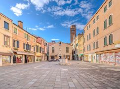 Attività/Licenza (con o senza mura) in Commerciale