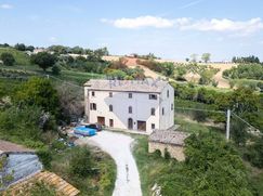 Casa Bi/Trifamiliare in Residenziale