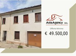 Casa Bi/Trifamiliare in Residenziale