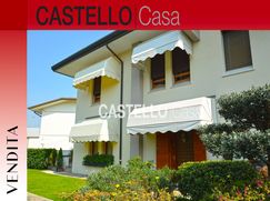 Casa Bi/Trifamiliare in Residenziale