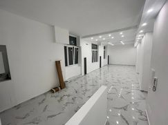 Negozio/Locale commerciale in Commerciale