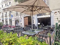 Attività/Licenza (con o senza mura) in Commerciale