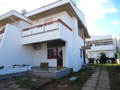 Casa Bi/Trifamiliare in Residenziale