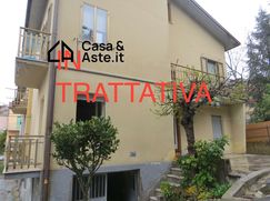Casa Bi/Trifamiliare in Residenziale