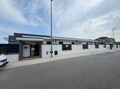 Casa Bi/Trifamiliare in Residenziale