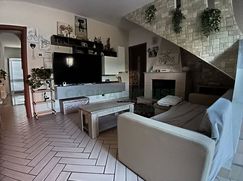 Casa Bi/Trifamiliare in Residenziale