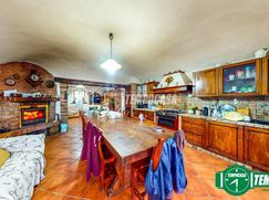 Casa Bi/Trifamiliare in Residenziale