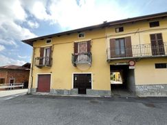 Casa Bi/Trifamiliare in Residenziale
