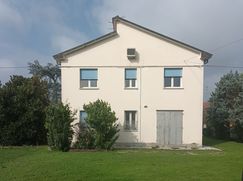 Casa Bi/Trifamiliare in Residenziale