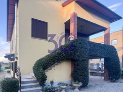 Casa indipendente in Residenziale