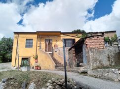 Casa Bi/Trifamiliare in Residenziale