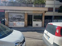Negozio/Locale commerciale in Commerciale