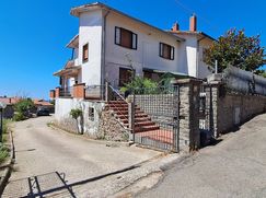 Casa Bi/Trifamiliare in Residenziale