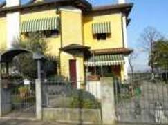 Casa Bi/Trifamiliare in Residenziale
