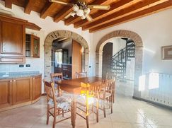 Casa Bi/Trifamiliare in Residenziale