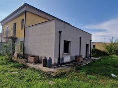 Casa Bi/Trifamiliare in Residenziale