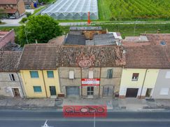 Casa Bi/Trifamiliare in Residenziale