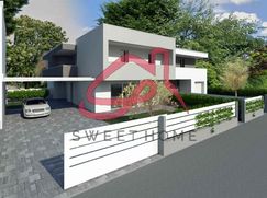 Casa Bi/Trifamiliare in Residenziale