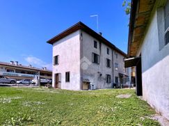 Casa Bi/Trifamiliare in Residenziale