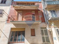 Casa Bi/Trifamiliare in Residenziale