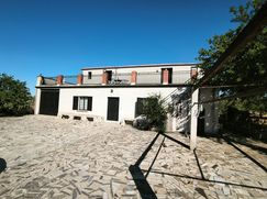 Casa Bi/Trifamiliare in Residenziale