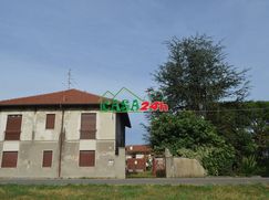 Casa Bi/Trifamiliare in Residenziale