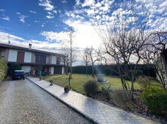 Casa Bi/Trifamiliare in Residenziale