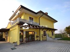 Casa indipendente in Residenziale