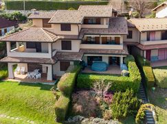 Casa Bi/Trifamiliare in Residenziale