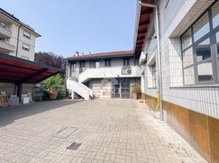 Casa Bi/Trifamiliare in Residenziale