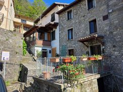 Casa Bi/Trifamiliare in Residenziale