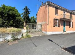 Casa Bi/Trifamiliare in Residenziale