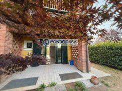 Casa Bi/Trifamiliare in Residenziale