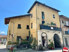 Casa Bi/Trifamiliare in Residenziale