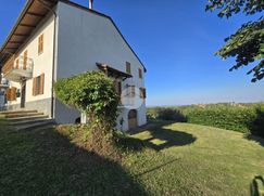 Casa Bi/Trifamiliare in Residenziale