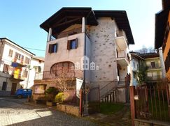 Casa Bi/Trifamiliare in Residenziale