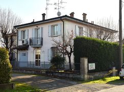 Casa Bi/Trifamiliare in Residenziale