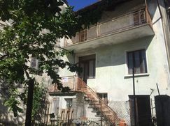 Casa Bi/Trifamiliare in Residenziale