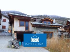 Casa Bi/Trifamiliare in Residenziale