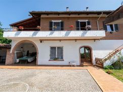 Casa Bi/Trifamiliare in Residenziale