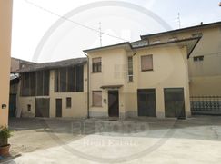 Casa Bi/Trifamiliare in Residenziale
