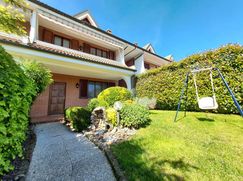Casa Bi/Trifamiliare in Residenziale
