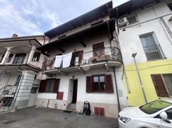 Casa Bi/Trifamiliare in Residenziale