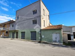 Casa Bi/Trifamiliare in Residenziale