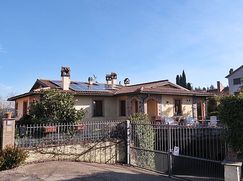 Casa Bi/Trifamiliare in Residenziale