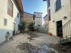 Casa Bi/Trifamiliare in Residenziale