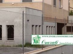 Negozio/Locale commerciale in Commerciale