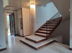 Casa Bi/Trifamiliare in Residenziale