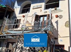 Casa Bi/Trifamiliare in Residenziale