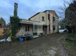 Casa Bi/Trifamiliare in Residenziale